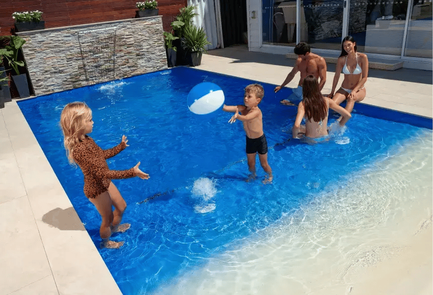 Bondi Pool Feature 2 - Relaxed Tapered Beach Entry