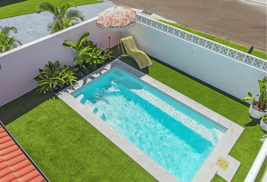 Whitsunday Pool Feature 2 - Full Length Bench Seat