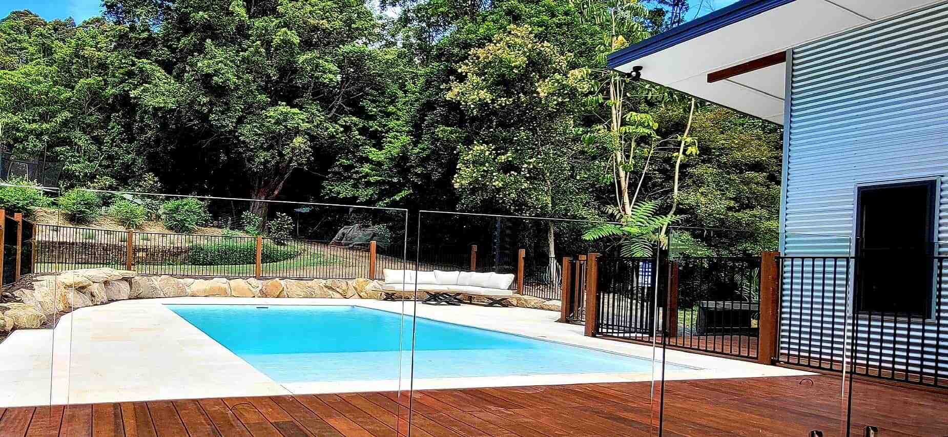 1.-Bondi-Beach-Entry-8.2-in-Marbletech-Alabaster-min