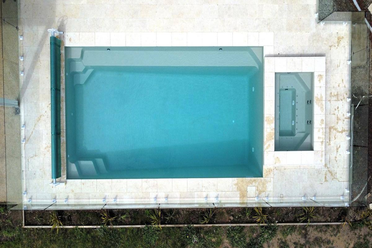 DIY Fibreglass Inground Pool - Whitsunday 8m and Broome Spa Combo in Ocean Sands with Shimmer Finish