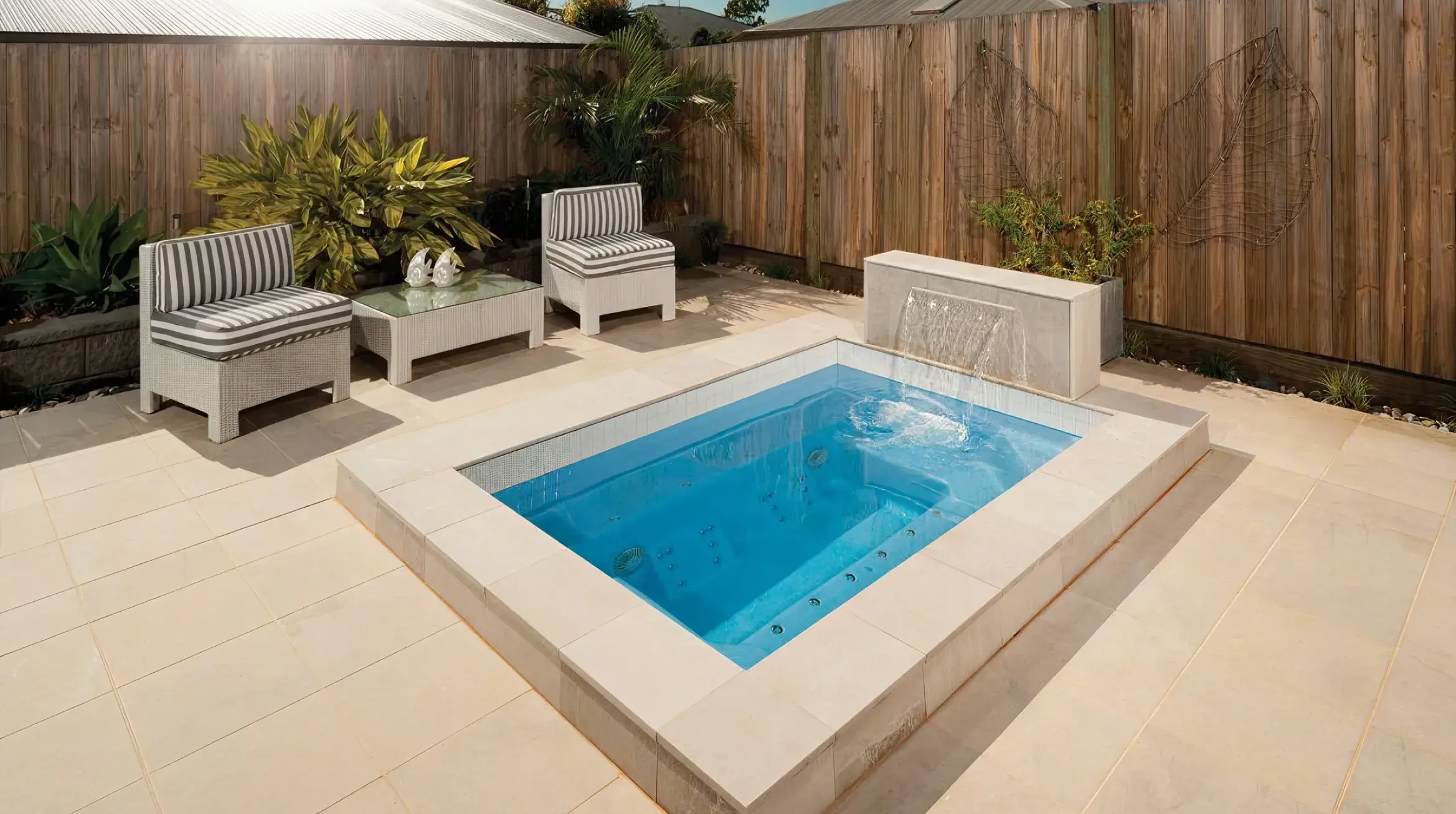 inspiration_broome_standalone_spa_aquaguard_x_marbletech_sky_pearl